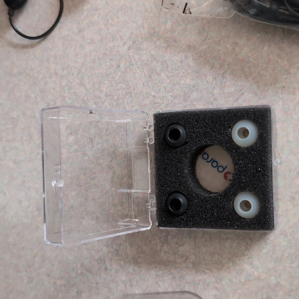 Electronic Items - Picture 16 of 17